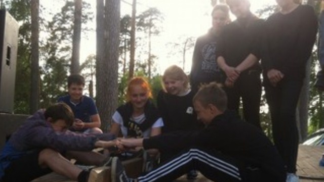 В парке Лобанка собралась молодежь, для которой был организован праздник "Живи ярко!"