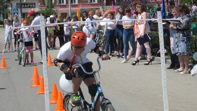 12 июня центральная площадь Судиславля превратилась в велодром