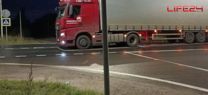 В Судиславском районе КамАЗ врезался в мотоблок: пострадал мужчина