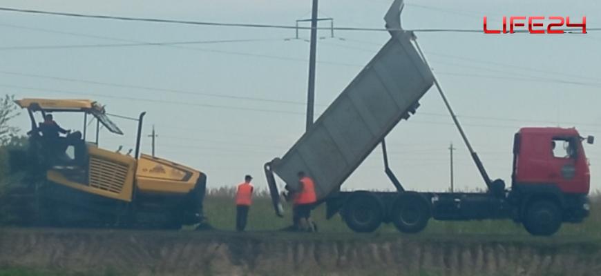 Завершена укладка второго слоя асфальта на трассе Судиславль — Сырнево