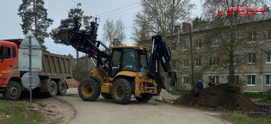 В Судиславле на улице Мичурина около дома №28 началось благоустройство дворовой территории