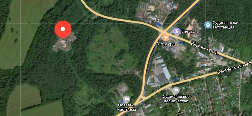 Штабель древесины горит на землях сельхозназначения вблизи Судиславля