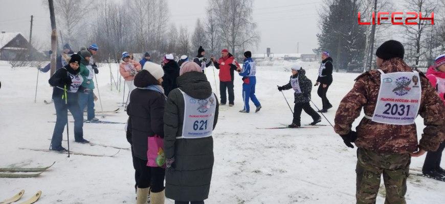 Спортивный праздник прошел в поселке Мирный Судиславского округа: "Лыжня России" объединила поколение