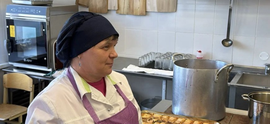 Сергей Ситников проверил качество питания в Расловской средней школе