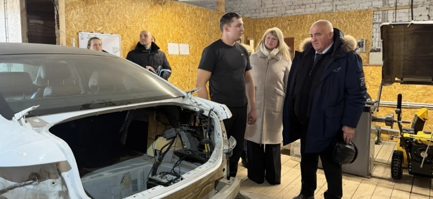 Житель Судиславля открыл автосервис благодаря соцподдержке
