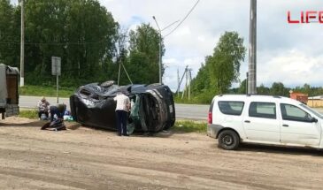 В Судиславле столкнулись минивэн Toyota Vellfire и большегруз Volvo