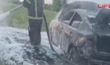 На федеральной трассе в Судиславском округе сгорел легковой автомобиль