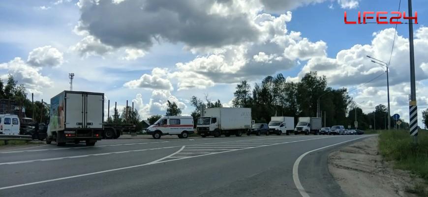 В Судиславском округе выстраиваются большие очереди за бензином