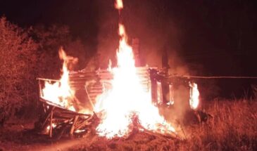 В минувшую пятницу в Судиславском округе сгорел двухквартирный дом и пострадал склад на производстве угля