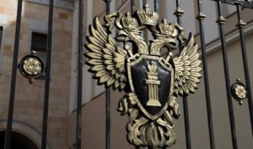 В Судиславле благодаря прокурорскому вмешательству у образовательного учреждения установлен специальный светофор